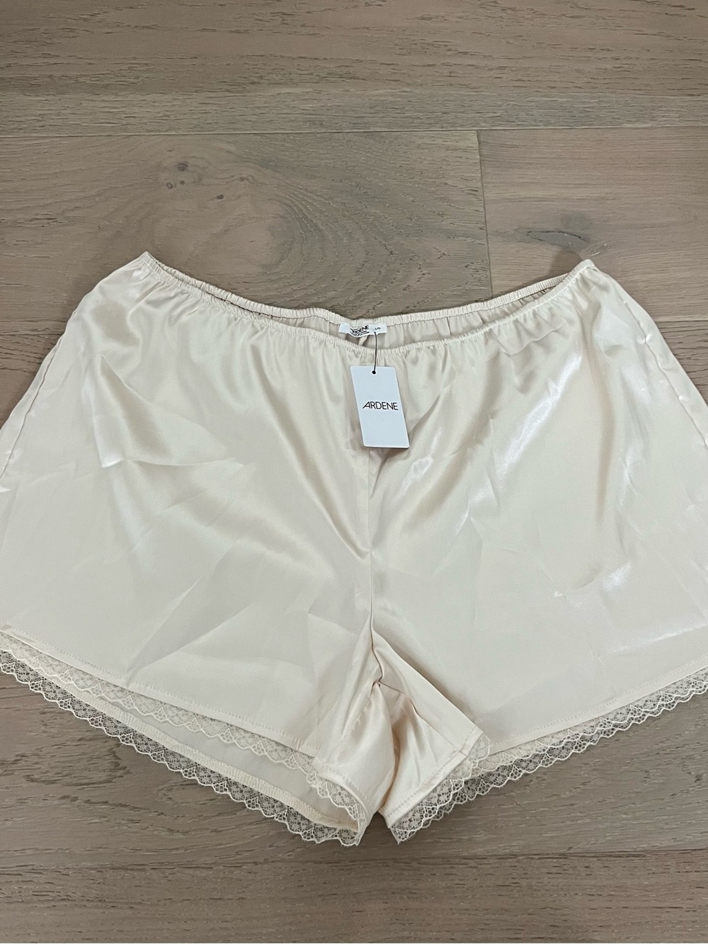 BNWT Ardene Lace-Trim Shorts - Picture 2 of 6